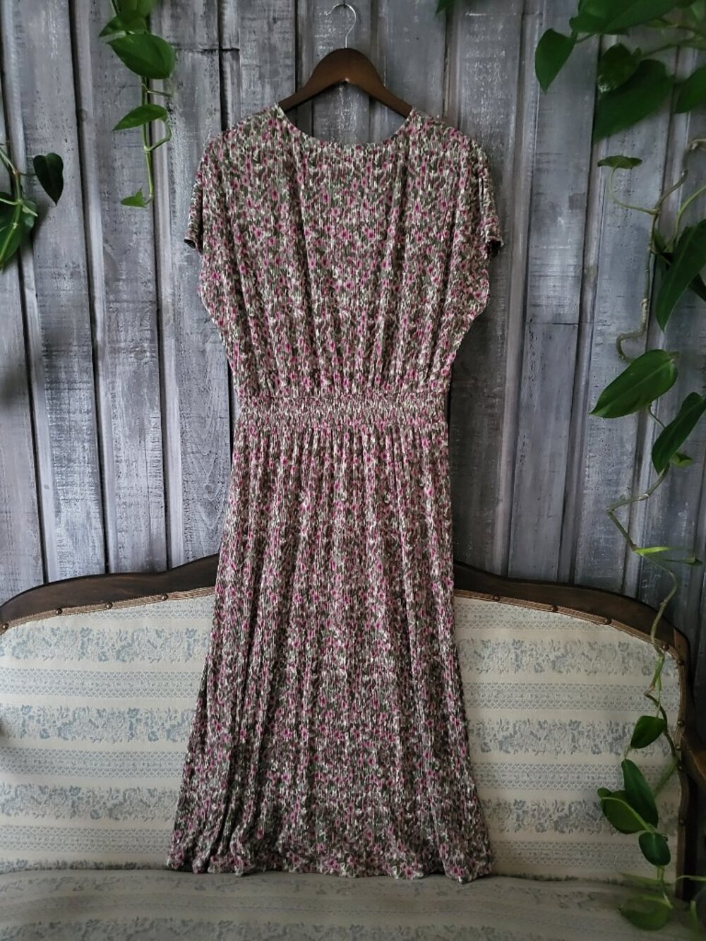 NWT Pink and Olive Green Floral Printed Pleated Midi Dress Flutter Sleeve M - Picture 2 of 10